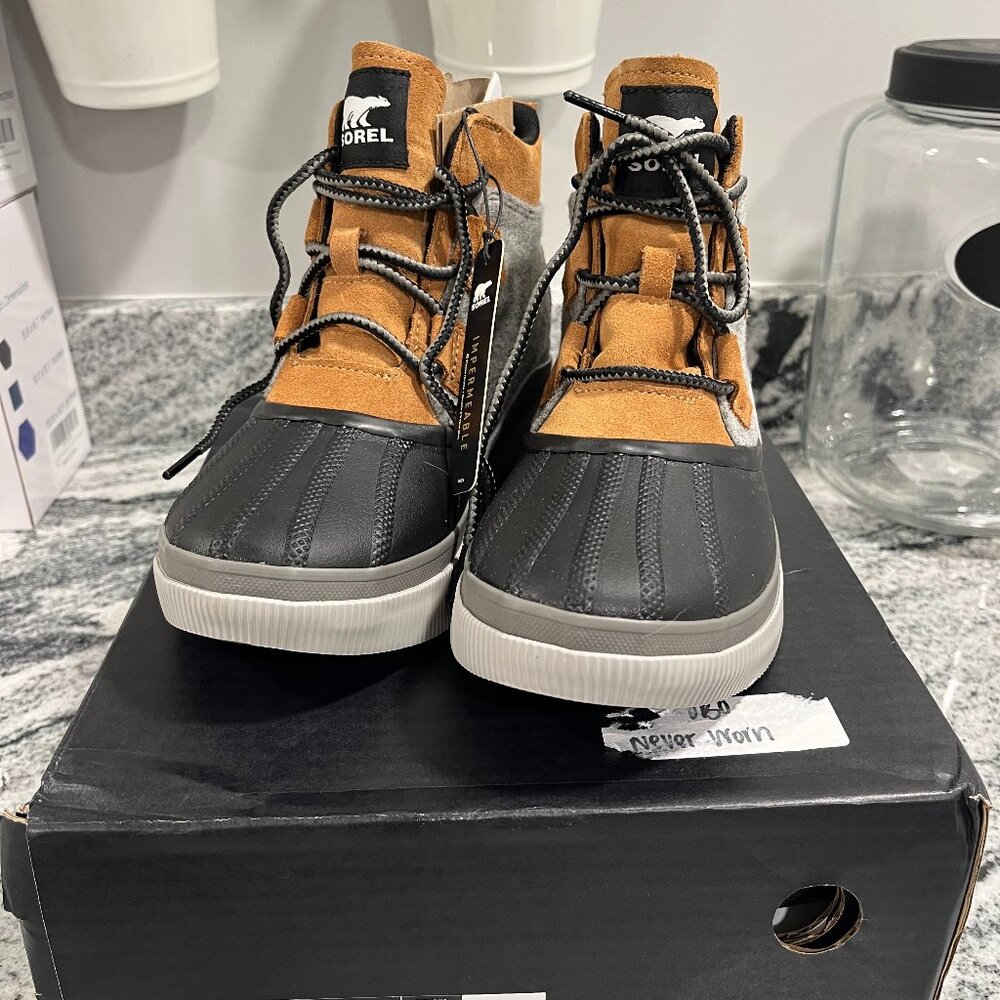 Sorel Out N About IV Classic WP Boots Women's Size 8 NWT